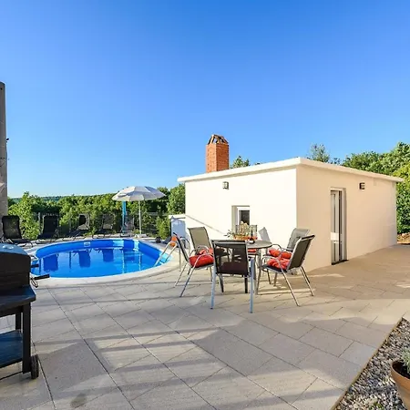 Mit Privatpool Fuer 8 Personen Ca 120 Qm In Paradiz Bei Labin, Istrien Binnenland Von Istrien