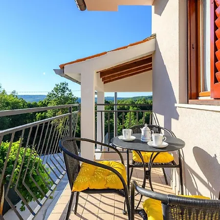 Feriehus Mit Privatpool Fuer 8 Personen Ca 120 Qm In Paradiz Bei Labin, Istrien Binnenland Von Istrien