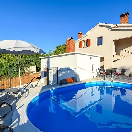 Mit Privatpool Fuer 8 Personen Ca 120 Qm In Paradiz Bei Labin, Istrien Binnenland Von Istrien Nyaraló