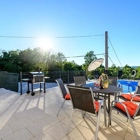 Mit Privatpool Fuer 8 Personen Ca 120 Qm In Paradiz Bei Labin, Istrien Binnenland Von Istrien Nyaraló *