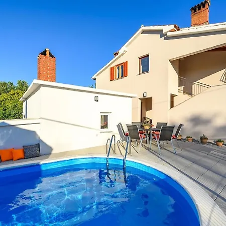 Mit Privatpool Fuer 8 Personen Ca 120 Qm In Paradiz Bei Labin, Istrien Binnenland Von Istrien Nyaraló Veli Turini