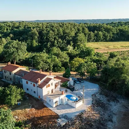 Mit Privatpool Fuer 8 Personen Ca 120 Qm In Paradiz Bei Labin, Istrien Binnenland Von Istrien